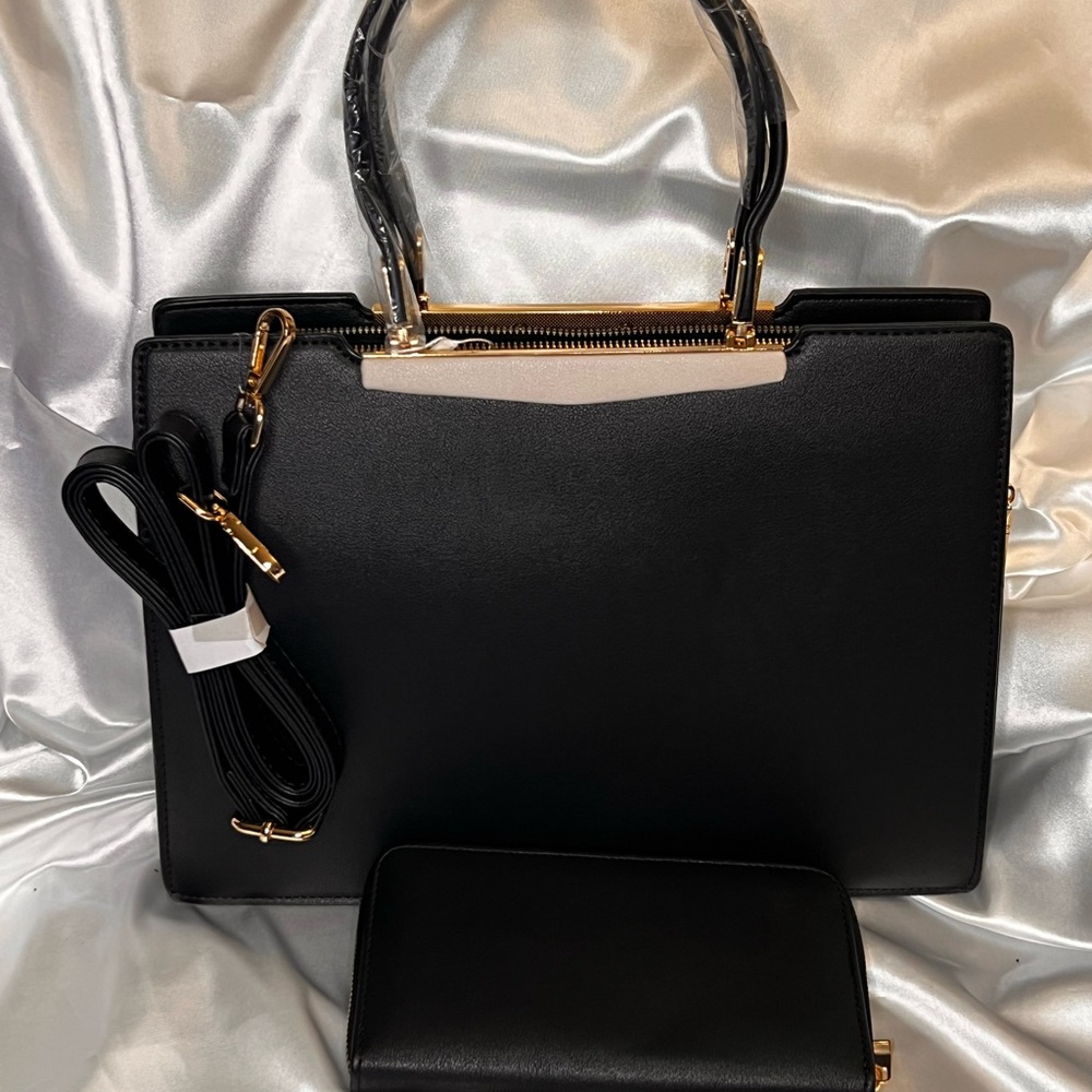 Black and Gold Shoulder Bag with Sophisticated Design